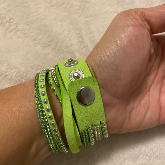Wrap bracelet lime green and rhinestone - Picture 2 of 3